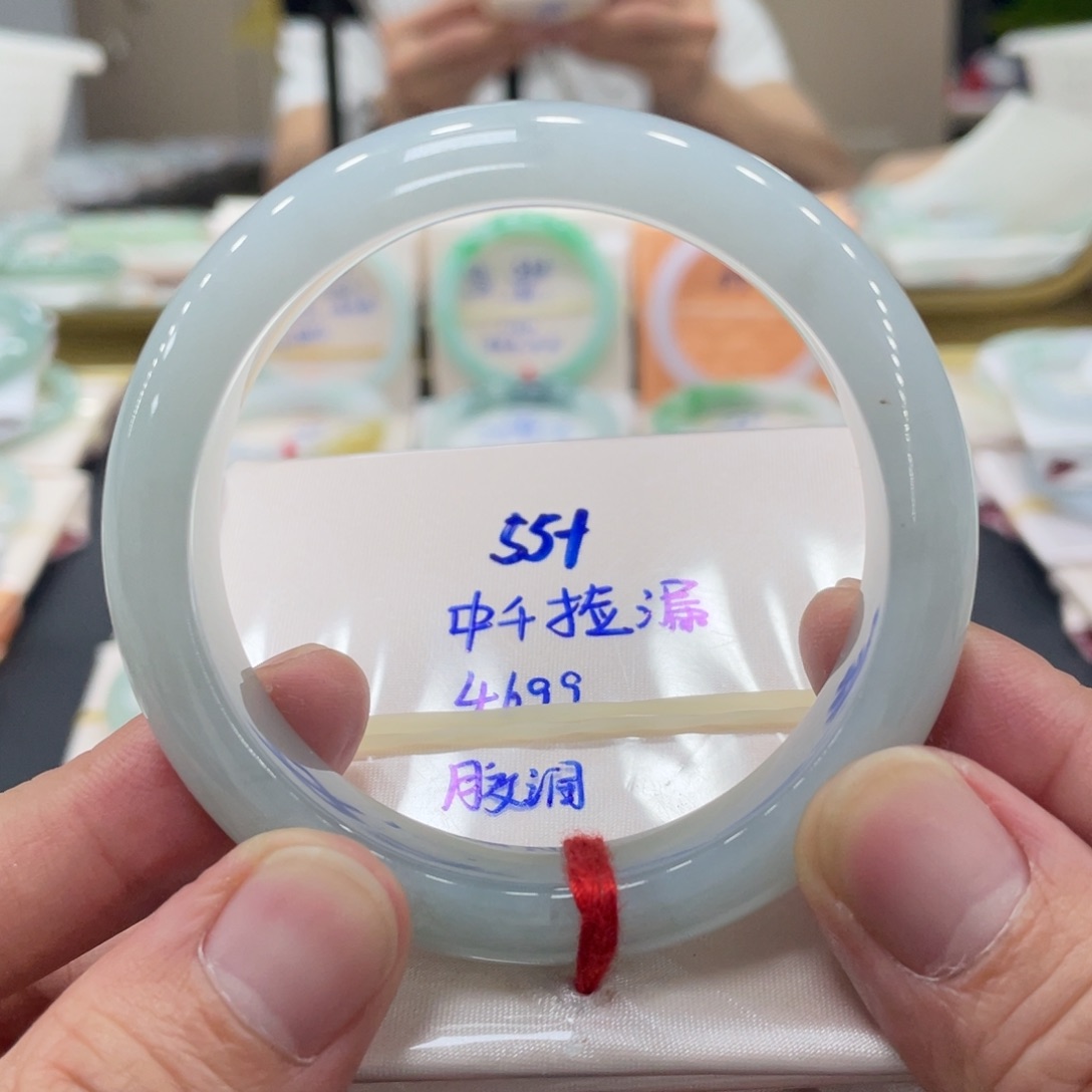 翡翠未镶嵌手镯翡翠手镯