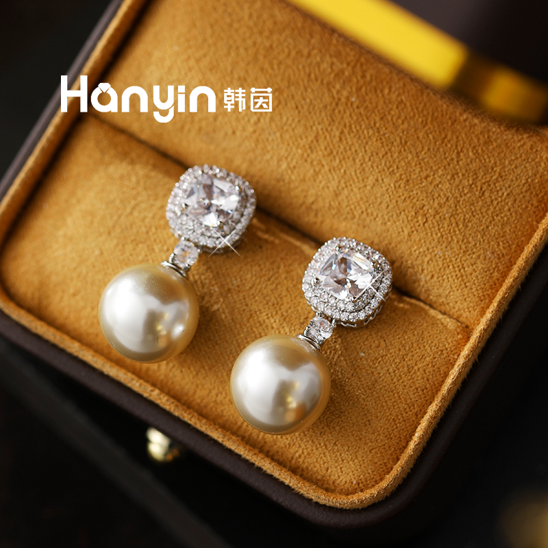 铜合金合成锆石耳饰 925银针 12mm进口摩卡慕斯珠爆闪方糖耳钉AAA