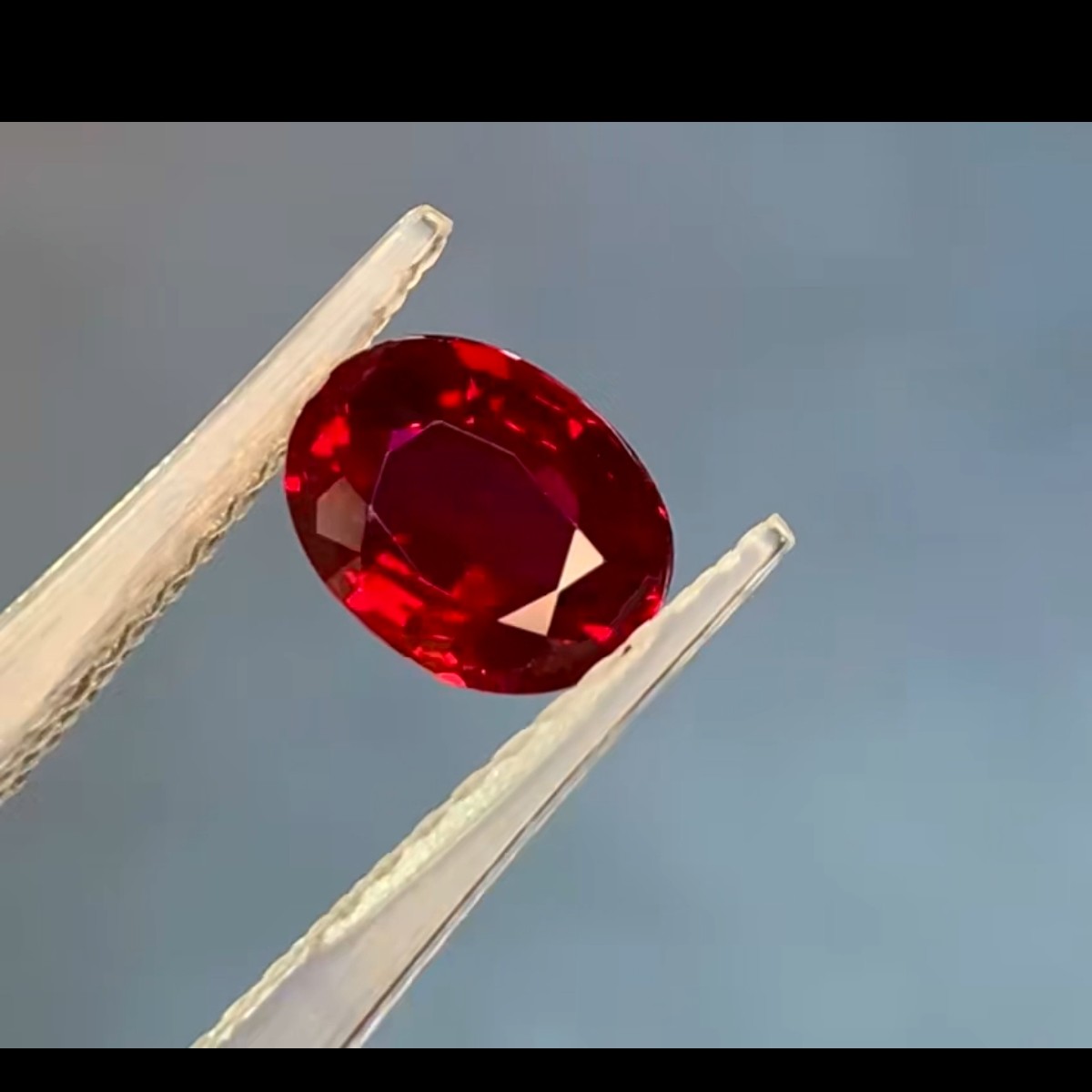 无烧鸽血红红宝石2.02ct全净无瑕火彩璀璨GRS权威证书高性价比