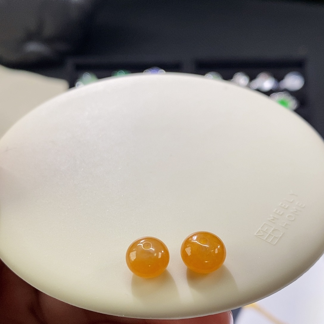 翡翠把件未镶嵌一对鼓珠