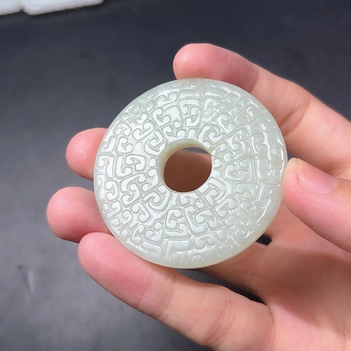 和田玉未镶嵌挂件国**香