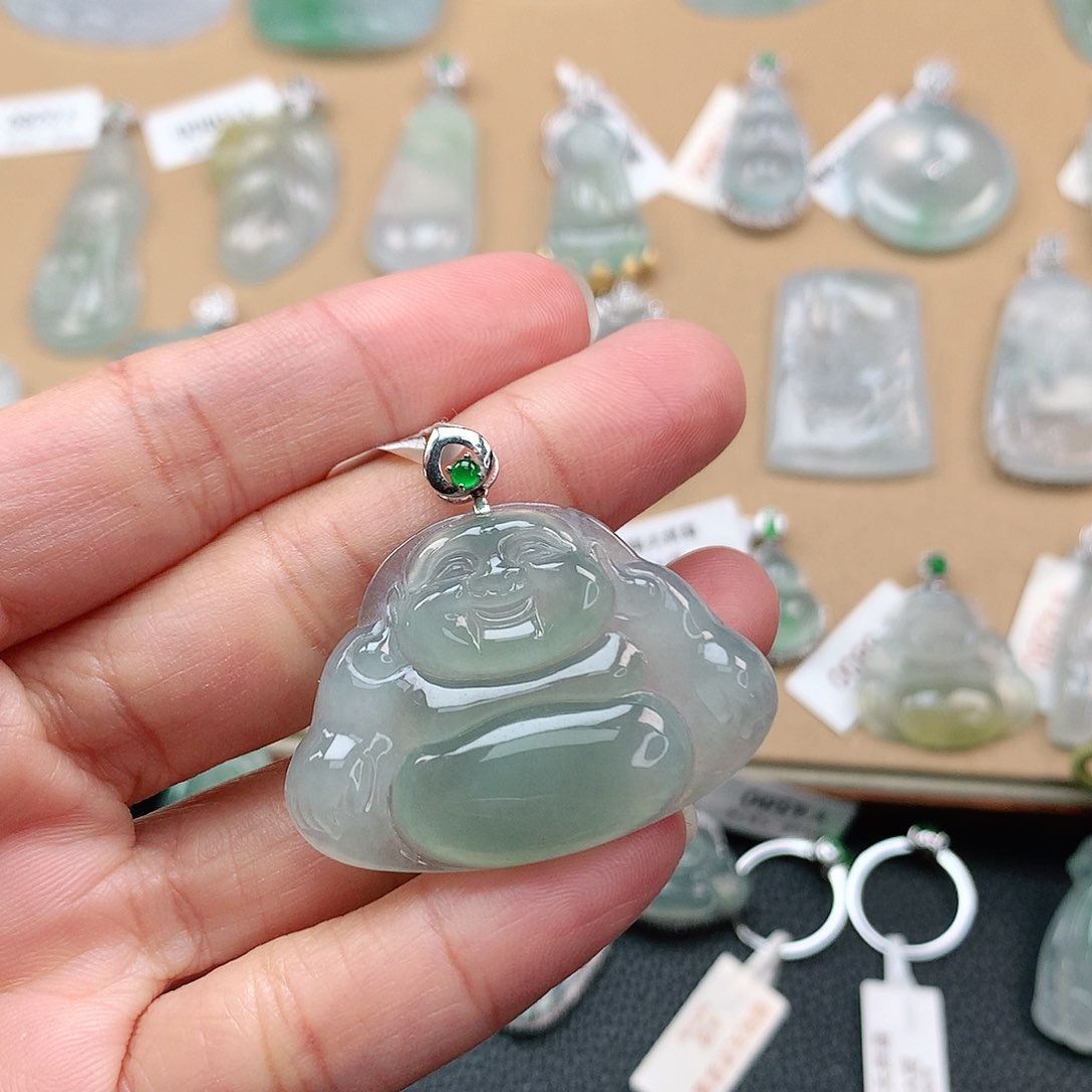 翡翠颈饰18K金镶嵌佛公