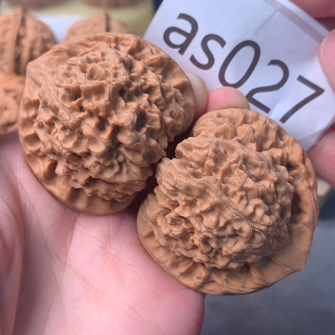 文玩核桃把件麒麟官帽48