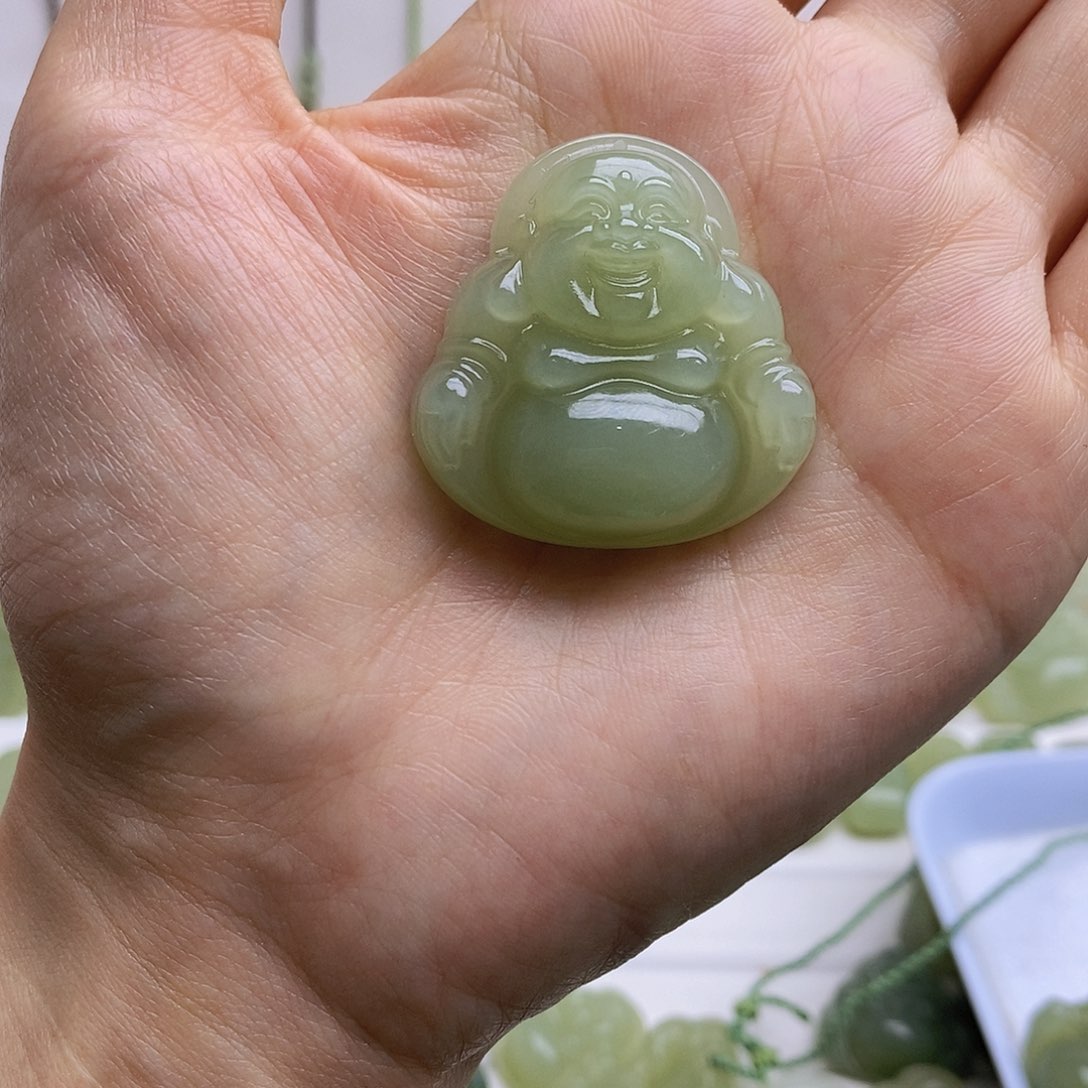 和田玉颈饰未镶嵌何****明