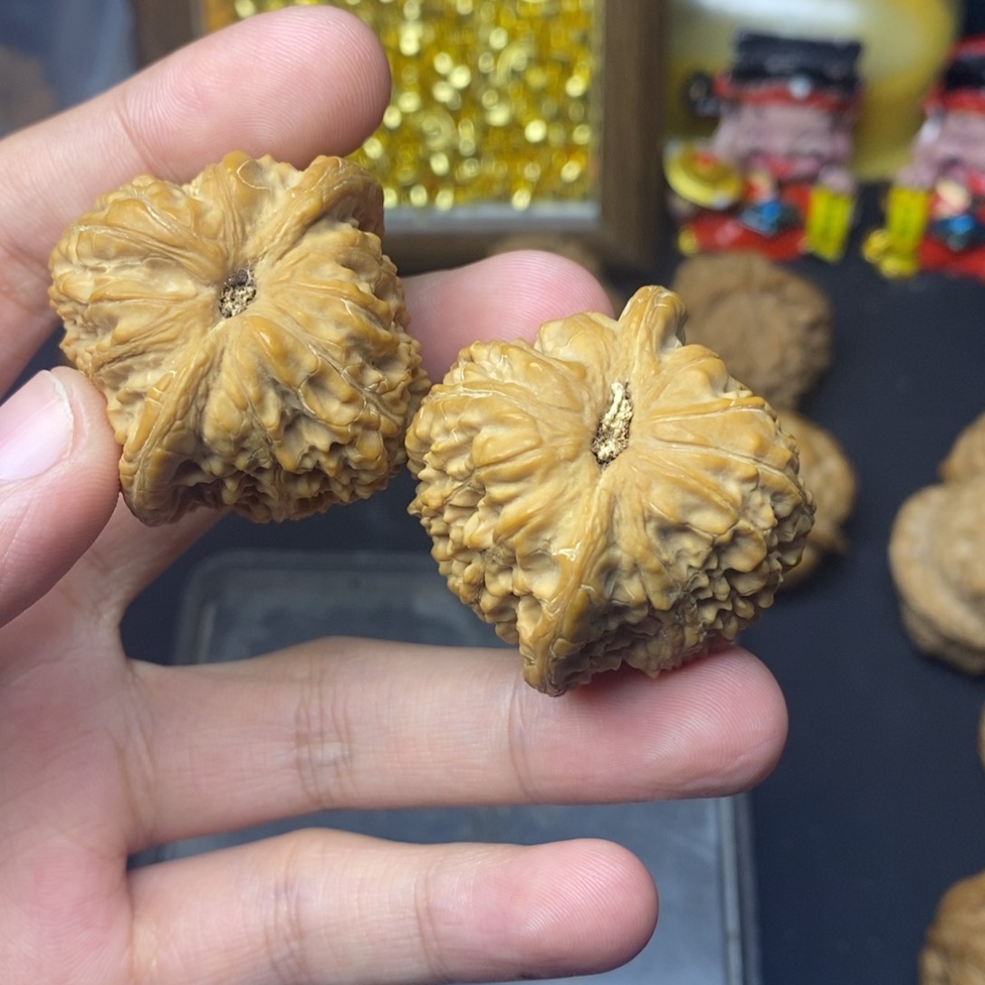 吊坠文玩核桃绣球