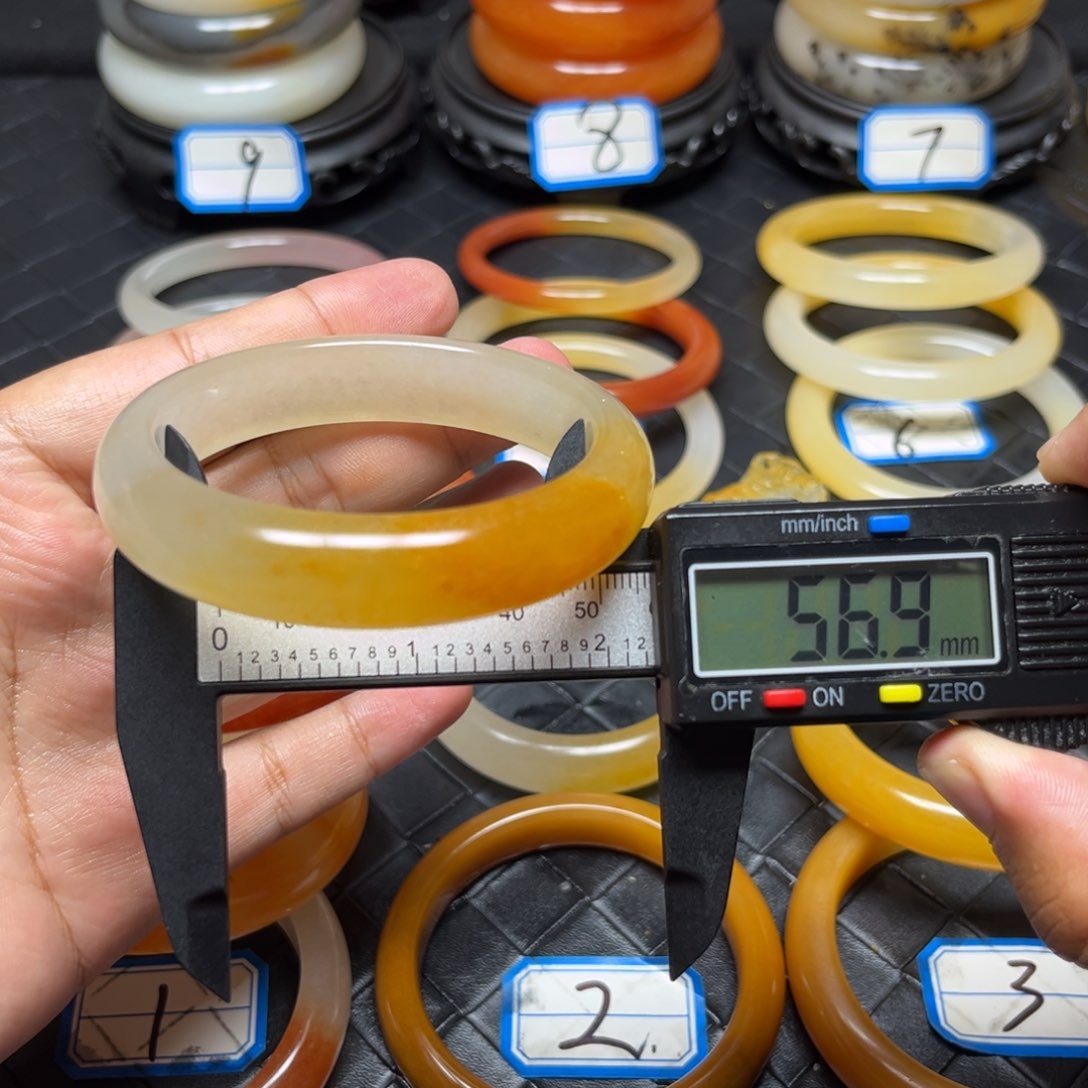 石英质玉（黄龙玉）未镶嵌手镯