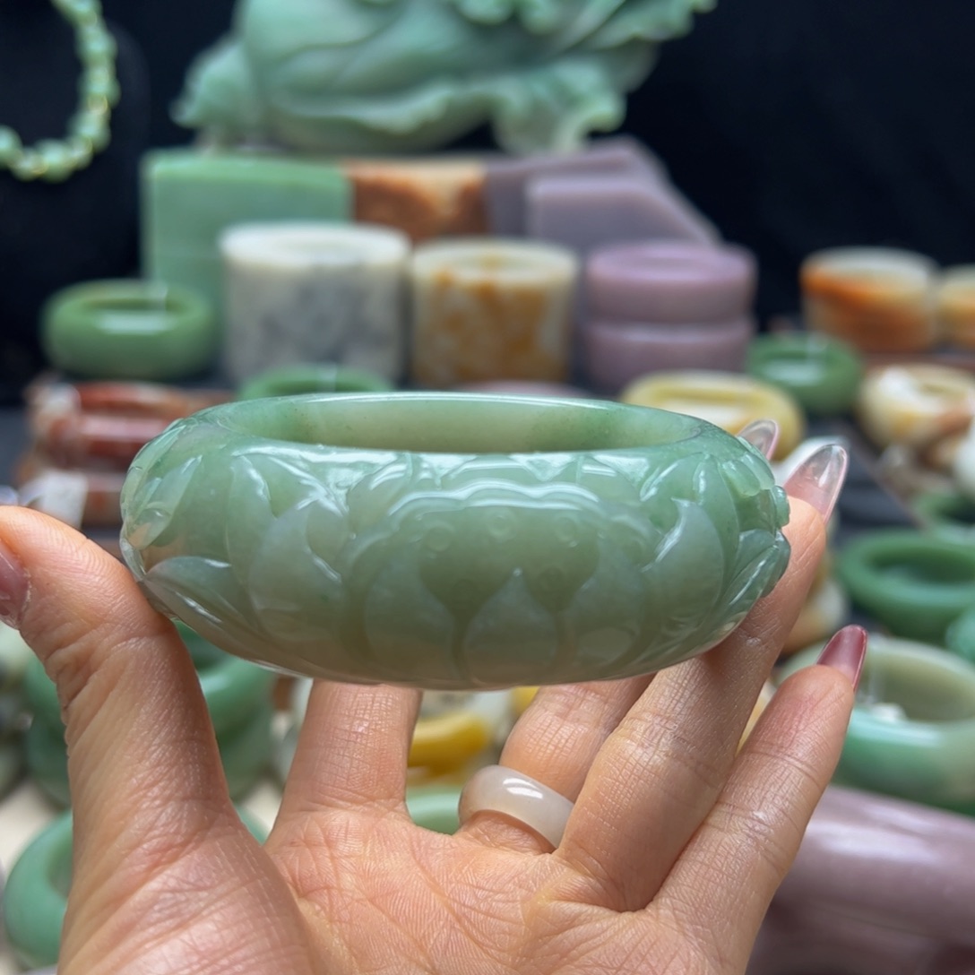 雨***晴石英质玉未镶嵌手镯