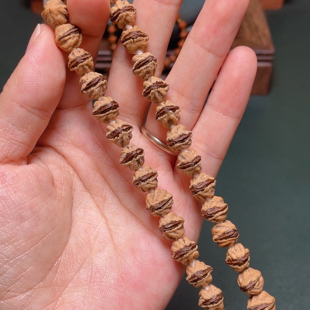 吊坠柏香籽/百香籽红芽金蟾手持