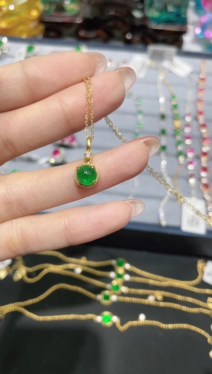 18K金镶嵌天然祖母绿项链