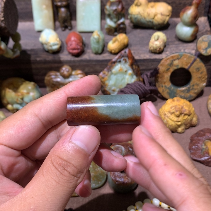 未镶嵌岫岩河磨玉（透闪石质玉）把件