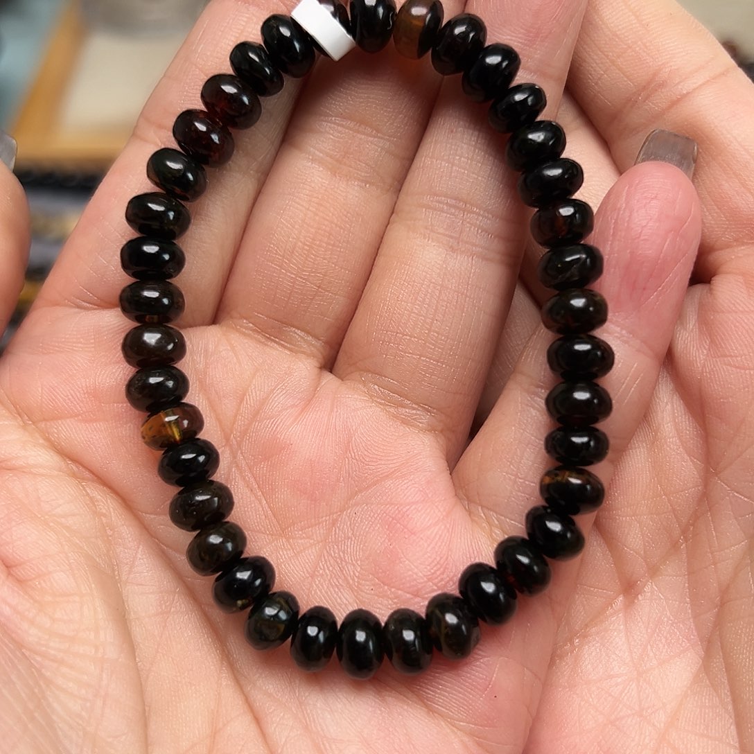 琥珀未镶嵌裸石抚顺琥珀10520七