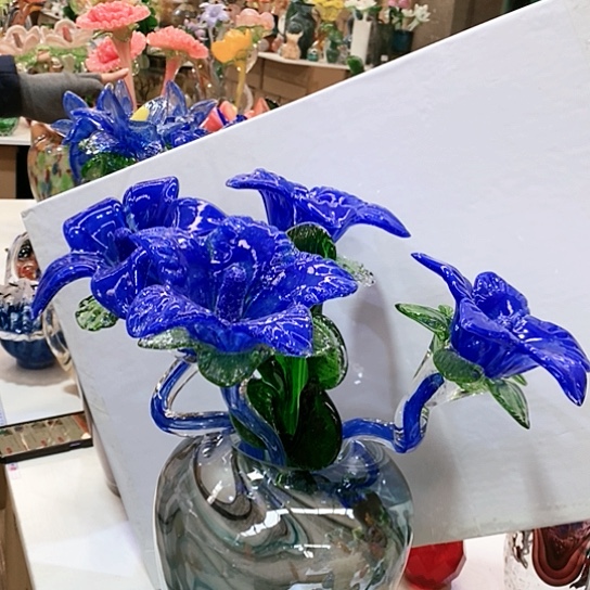 琉璃花瓶高45厘米宽9厘米