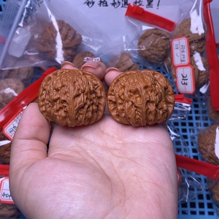 核桃把件41闷白修已打底125