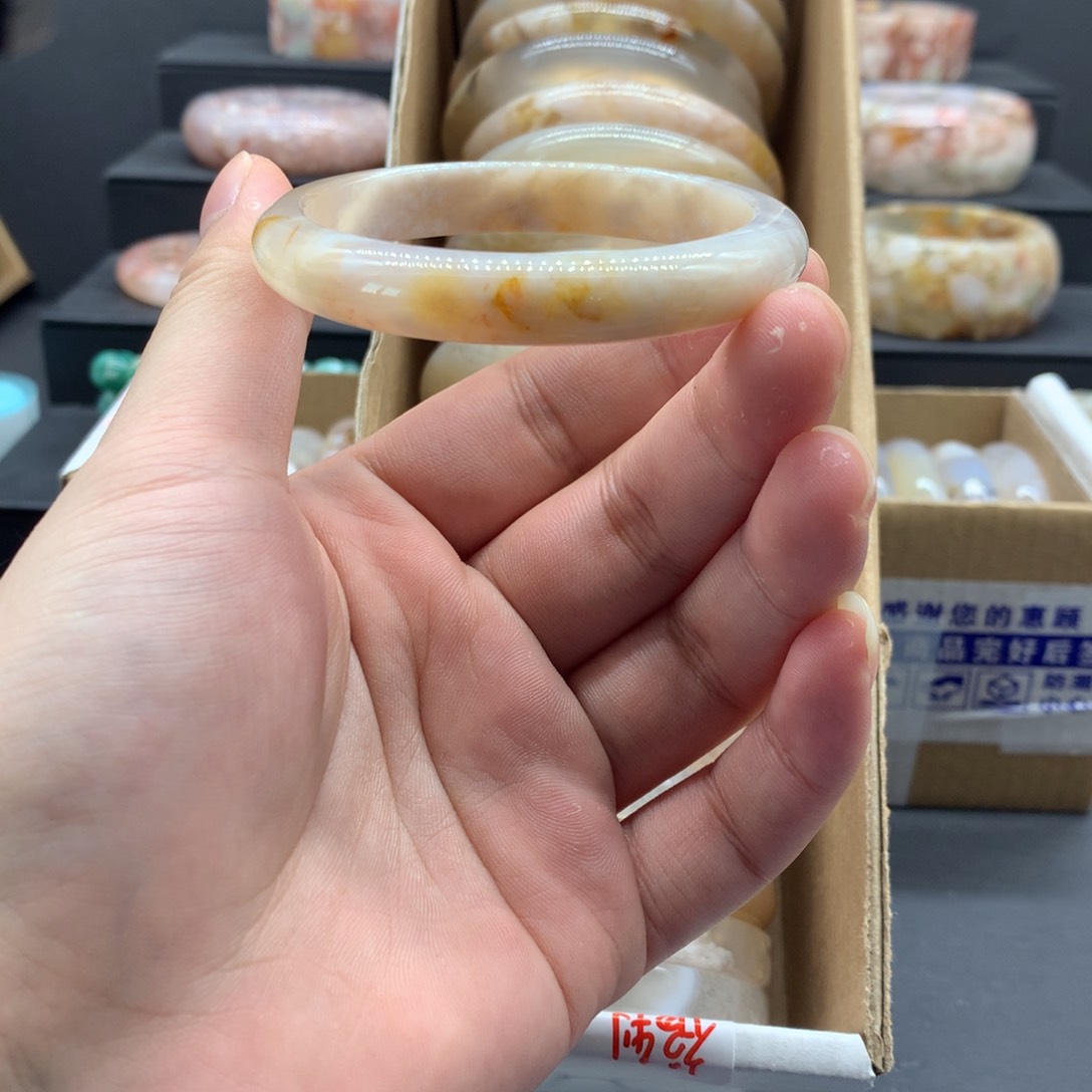 【闪购商品】玛瑙/玉髓手镯未镶嵌琉**梦