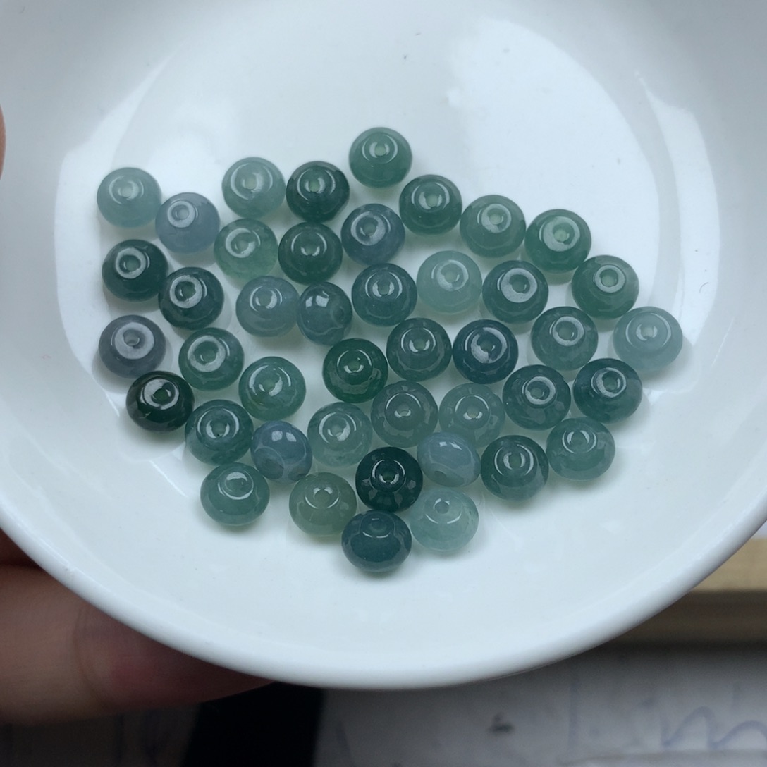 翡翠颈饰未镶嵌卡4✖️6。40颗。单圈 