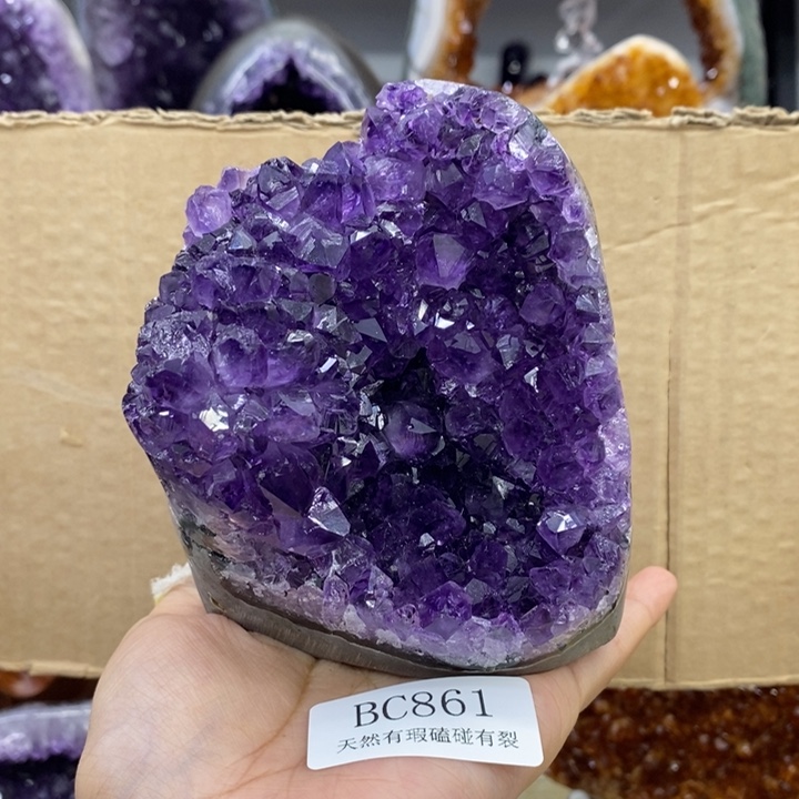 未镶嵌水晶大型摆件（非配饰）