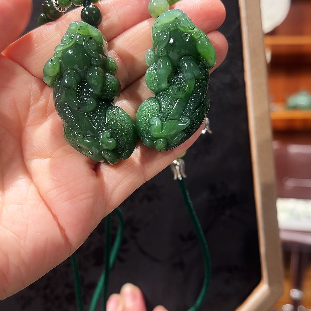 颈饰未镶嵌和田玉