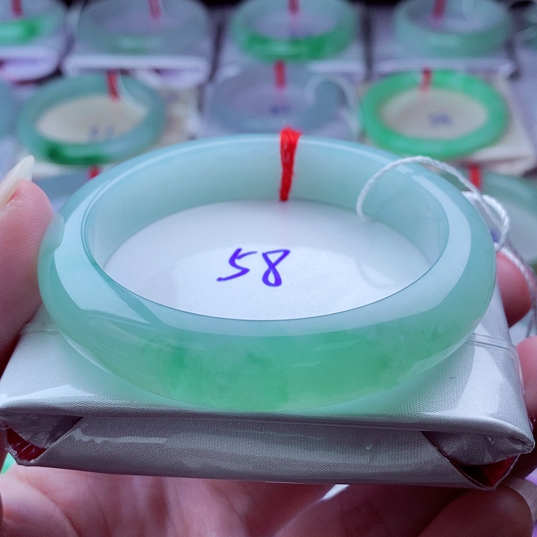 翡翠手镯未镶嵌0184翠绿甜绿冰润冰胶起光高贵典雅