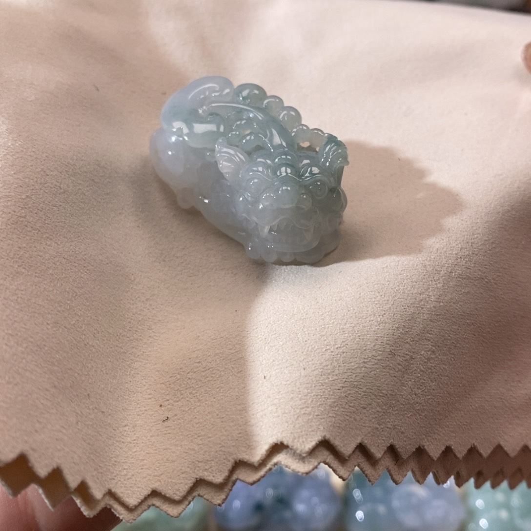 翡翠未镶嵌颈饰天然翡翠吊坠貔貅