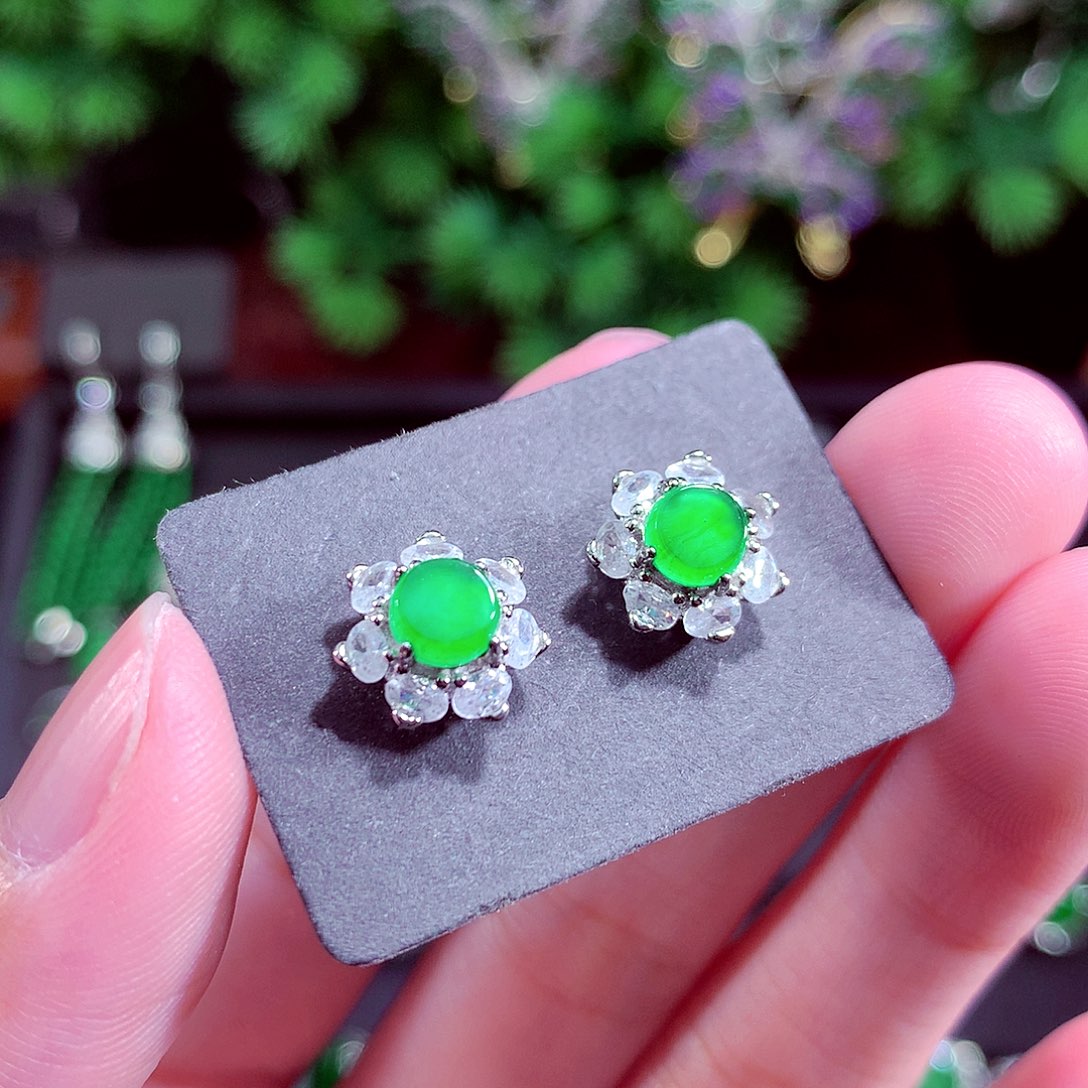 颈饰未镶嵌翡翠天然