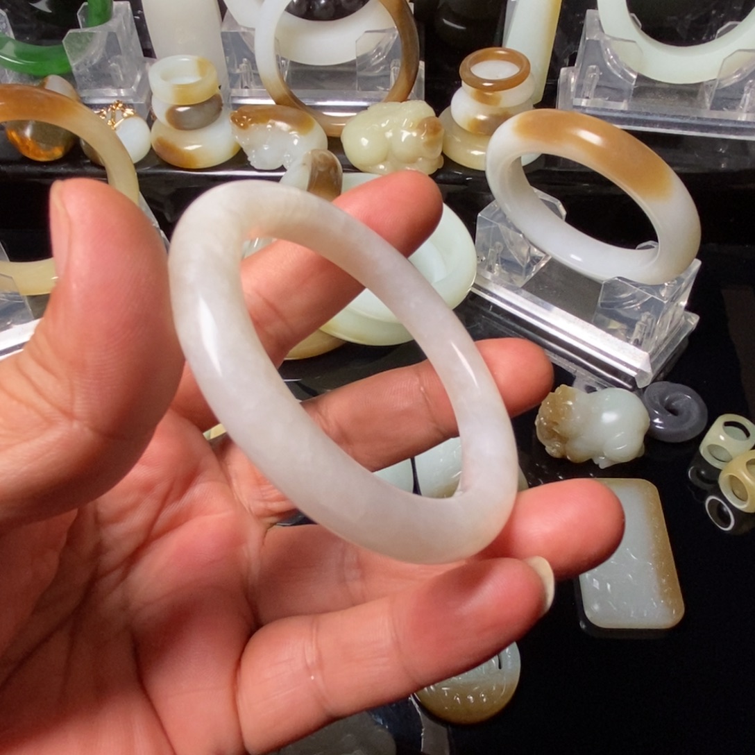 和田玉未镶嵌手镯垃圾手镯有裂有口有棉有筋