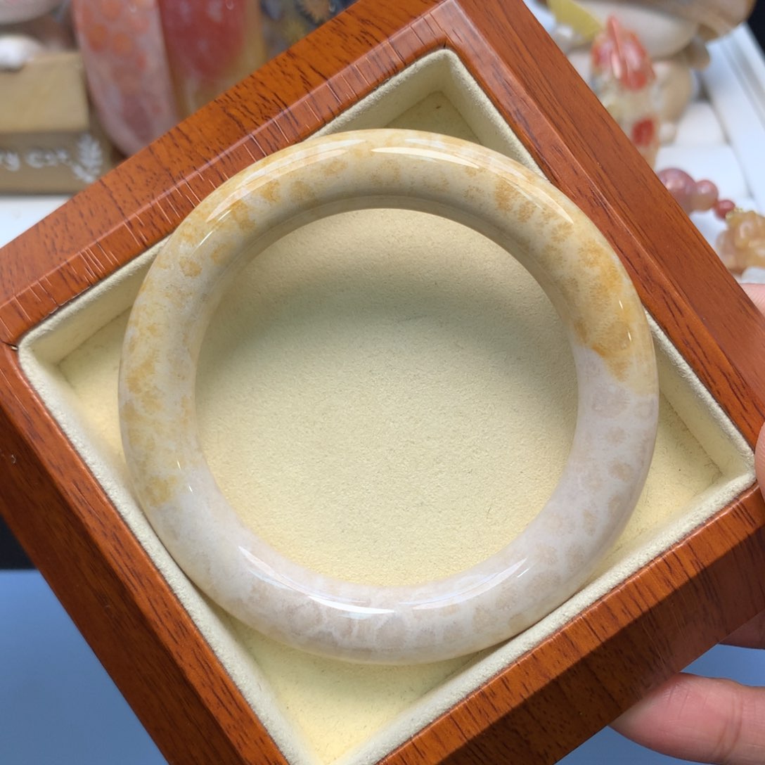 硅化珊瑚（珊瑚玉）手镯未镶嵌55.9口胖圆