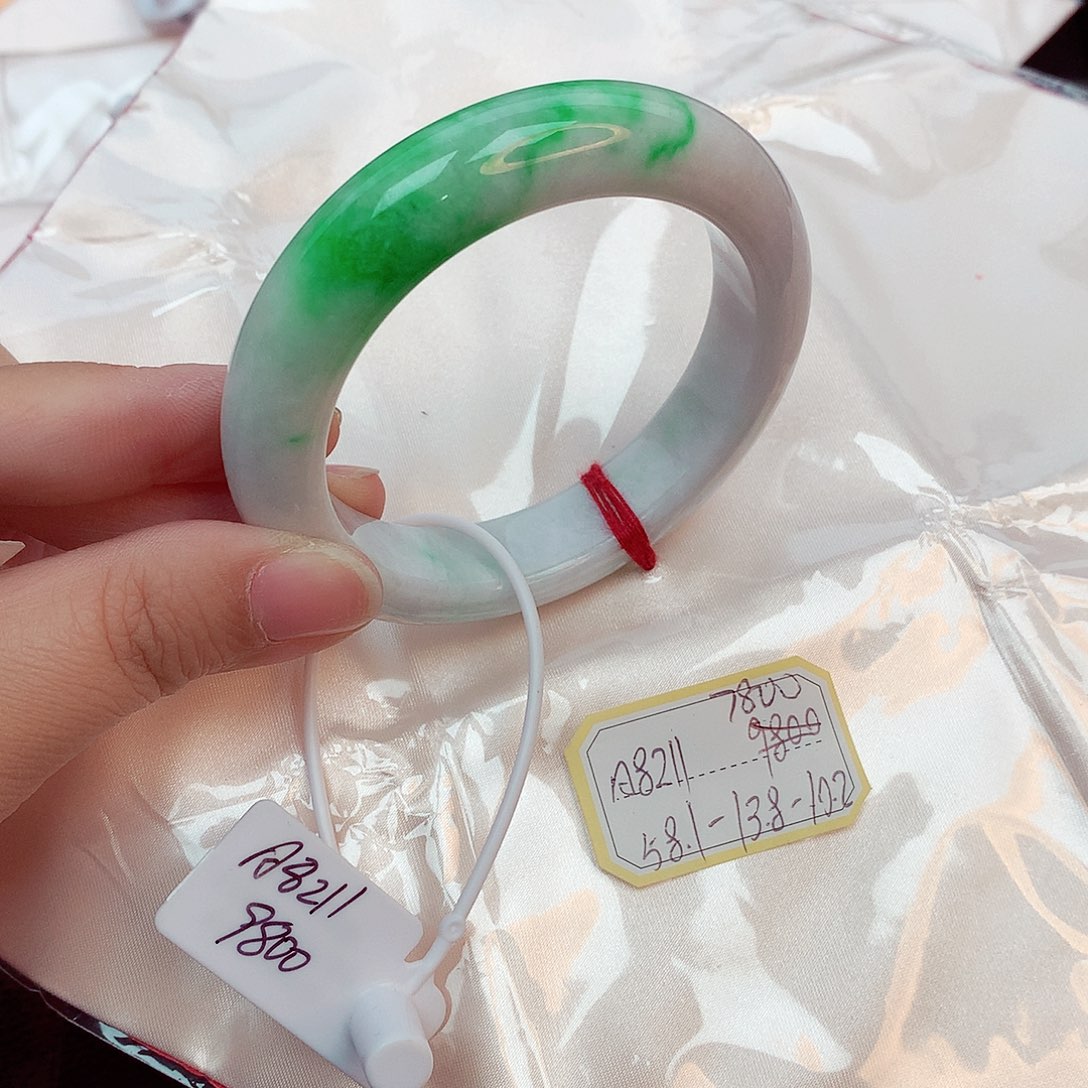 翡翠未镶嵌手镯缅甸翡翠