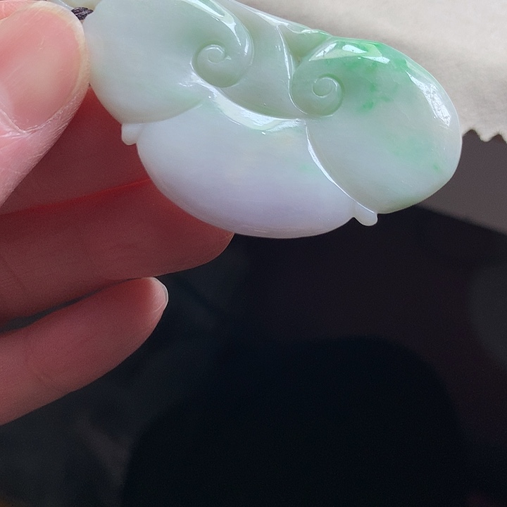 翡翠颈饰未镶嵌吊坠