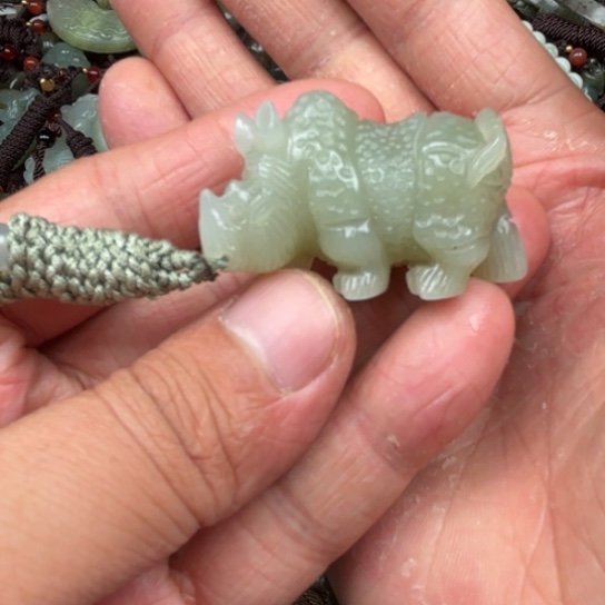 和田玉吊坠未镶嵌