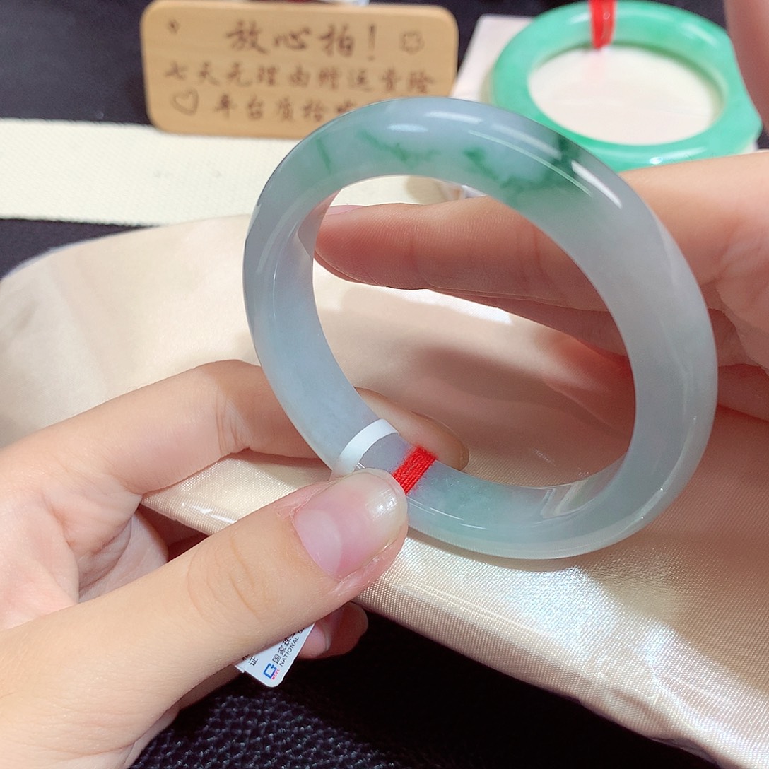 翡翠未镶嵌手镯507