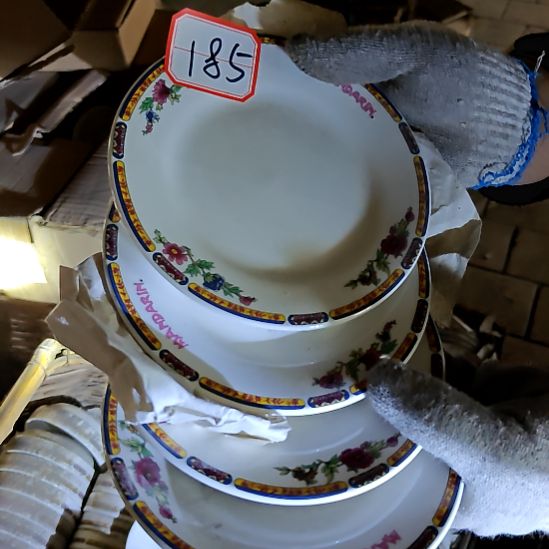 陶瓷盘子碗啥都有