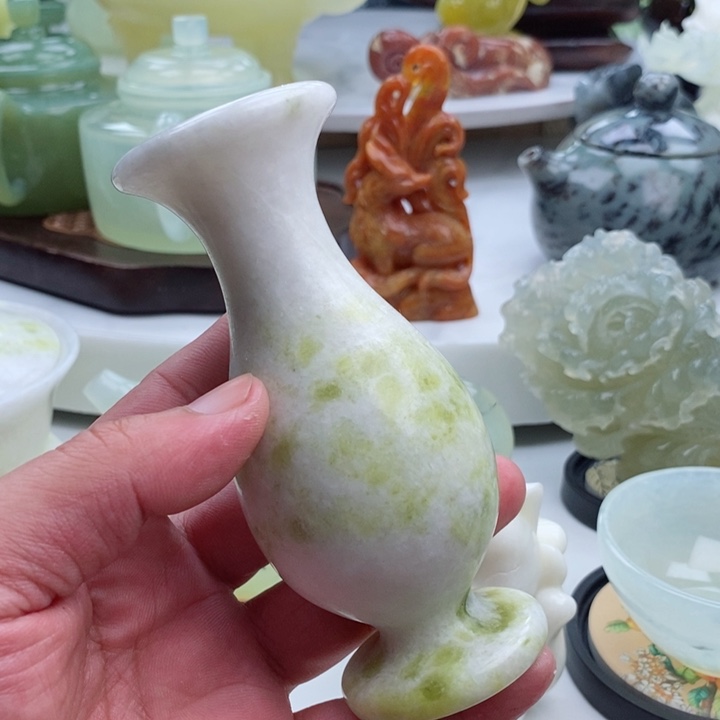 岫玉四大名玉手把件未镶嵌