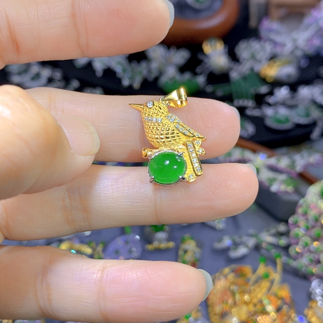 翡翠颈饰银S925镶嵌天然翡翠