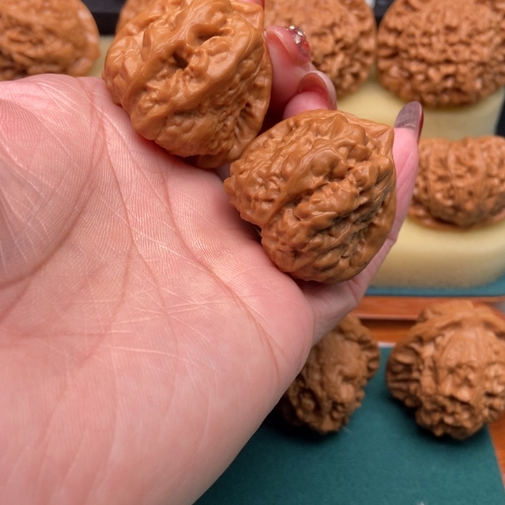 桃核吊坠三角箭毒蛙36+肚40尺已打底