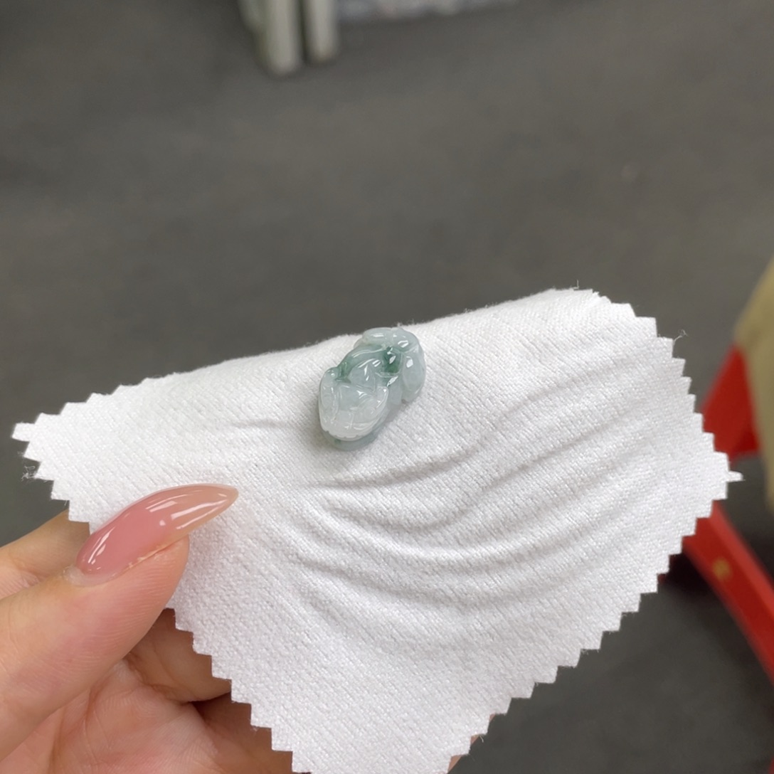 翡翠颈饰未镶嵌貔貅