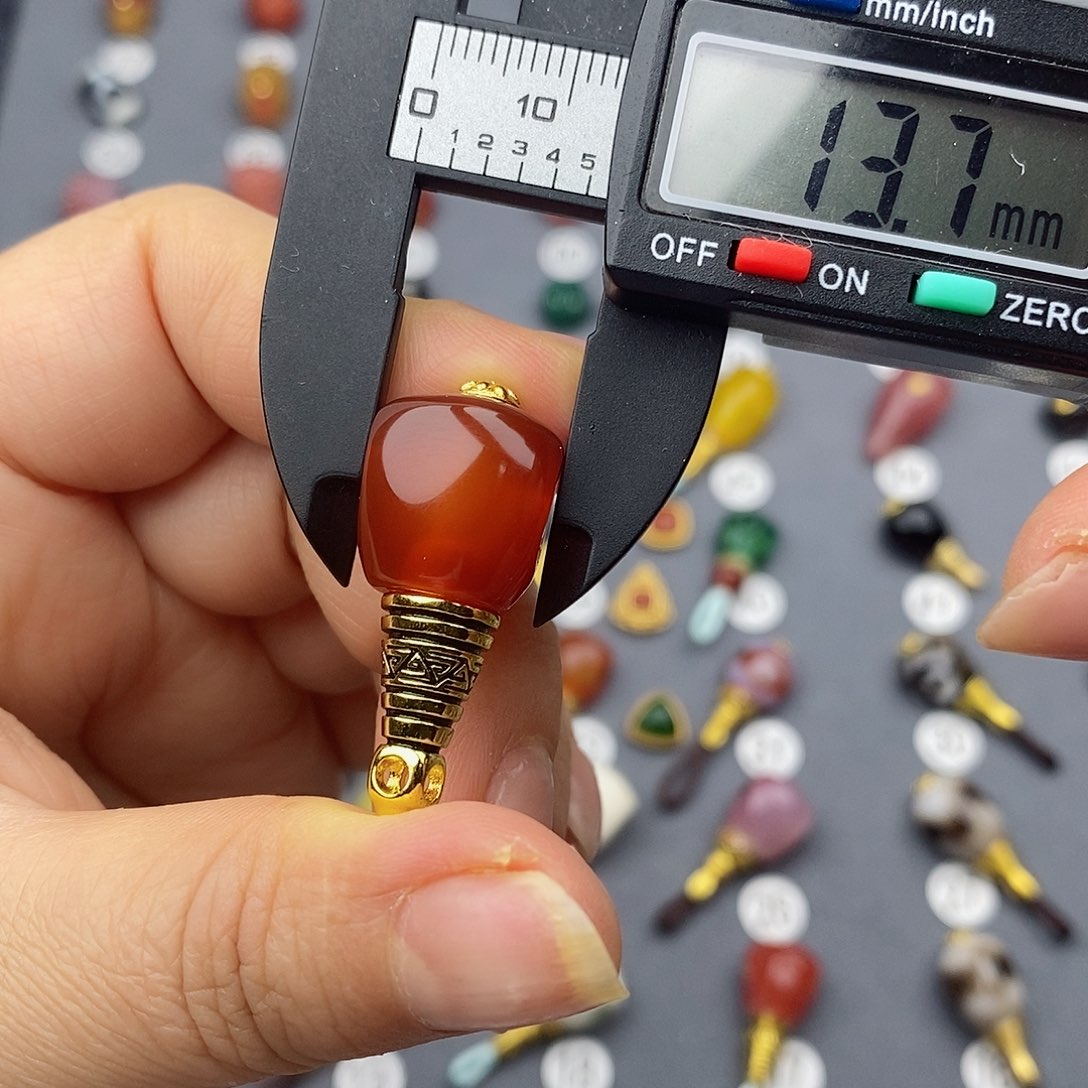 玛瑙/玉髓饰品合金