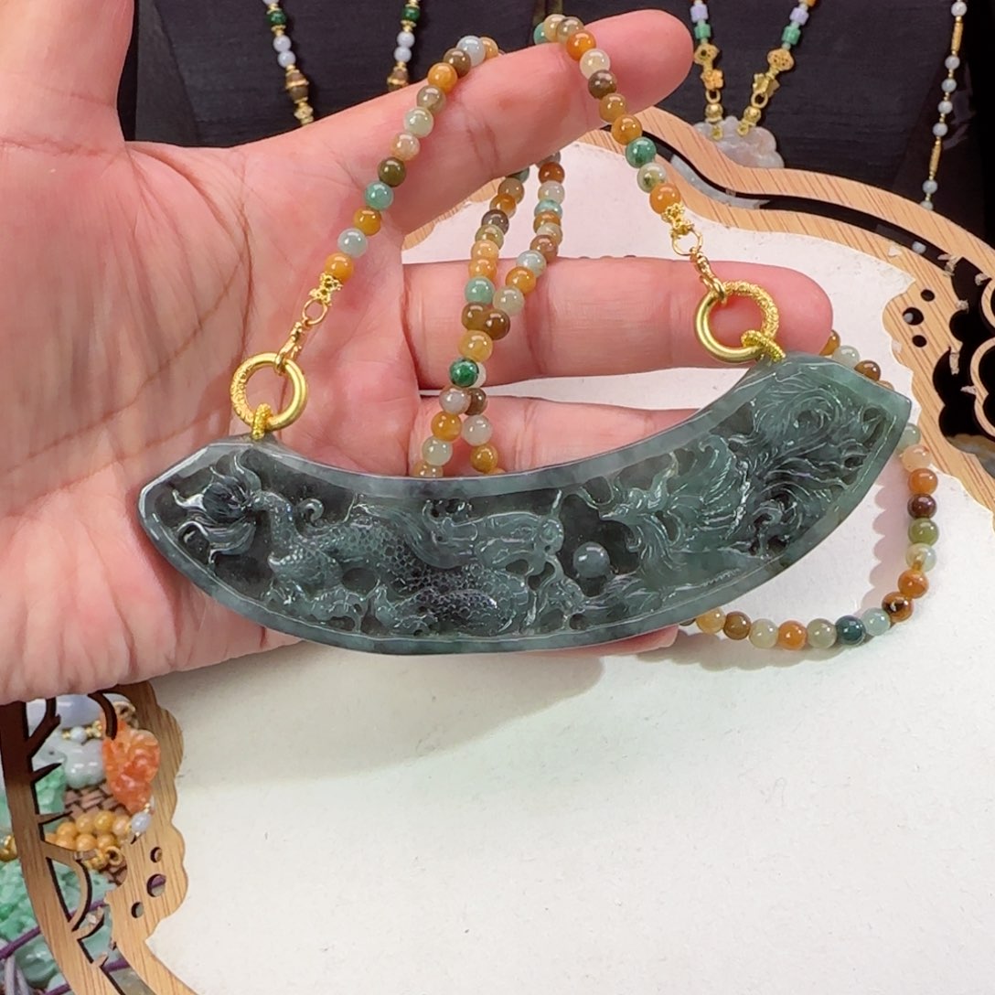 翡翠颈饰未镶嵌仿古