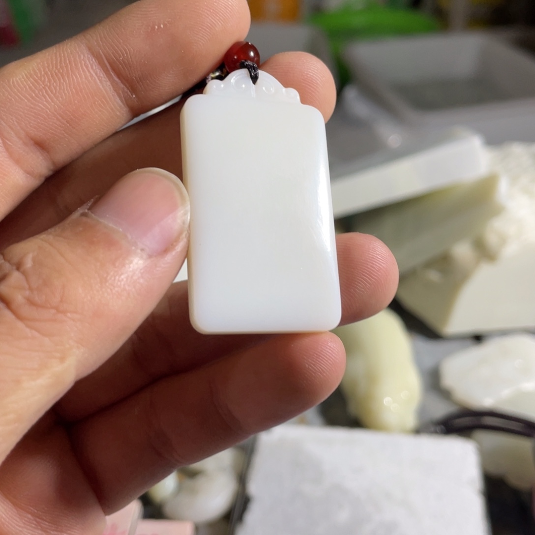 和田玉未镶嵌颈饰