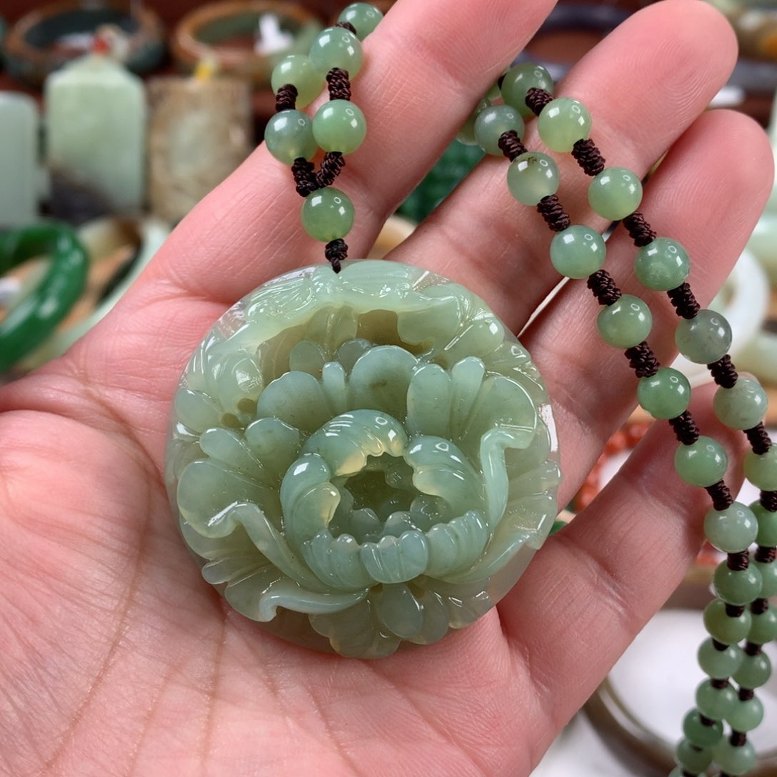 岫玉颈饰未镶嵌吊坠