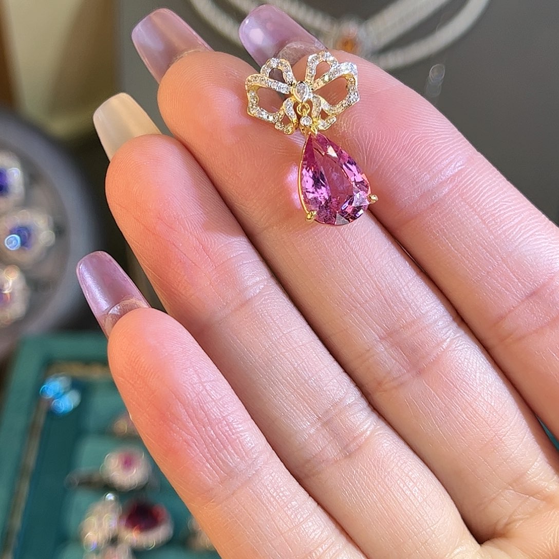 碧玺颈饰18K金镶嵌苗*