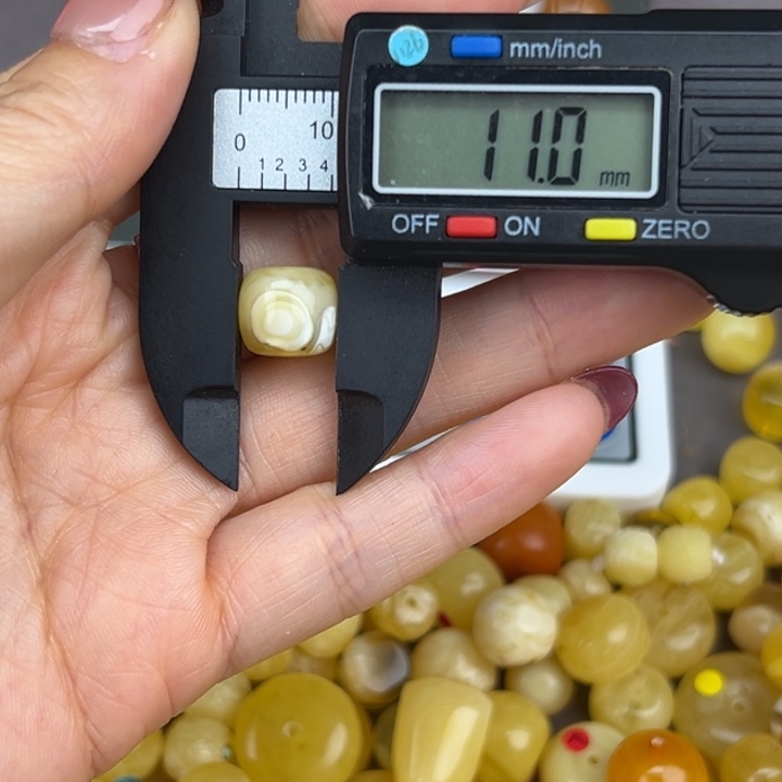 琥珀裸石未镶嵌微瑕104