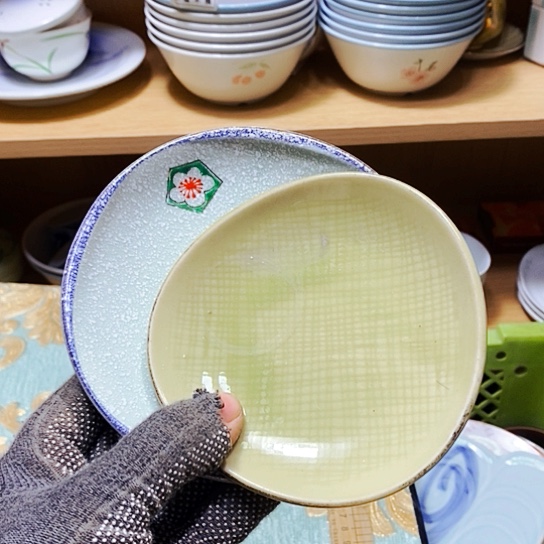 瓷片新年快乐。万事如意