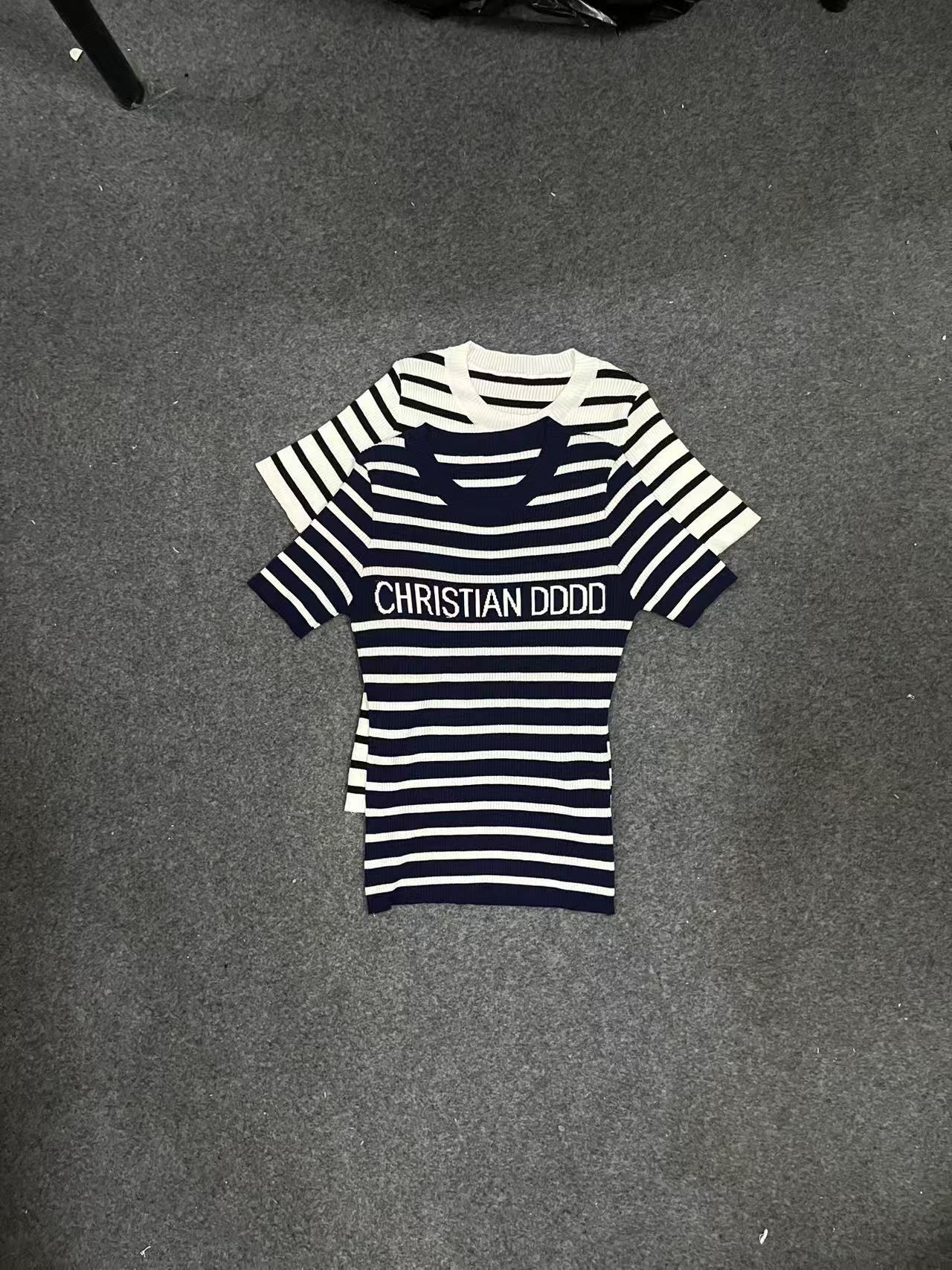 A207 【坤坤】2025新款时尚女士上衣