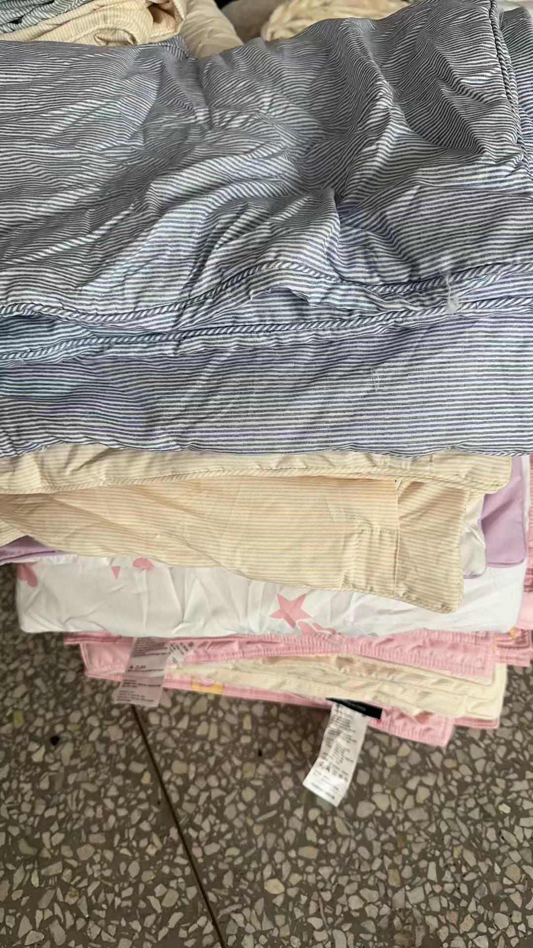 《兵哥外贸》3楼40×60杂款化纤加厚枕套 发一对 微瑕疵 不挑色