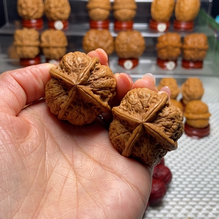 阿***3文玩核桃把件8舍利子四棱