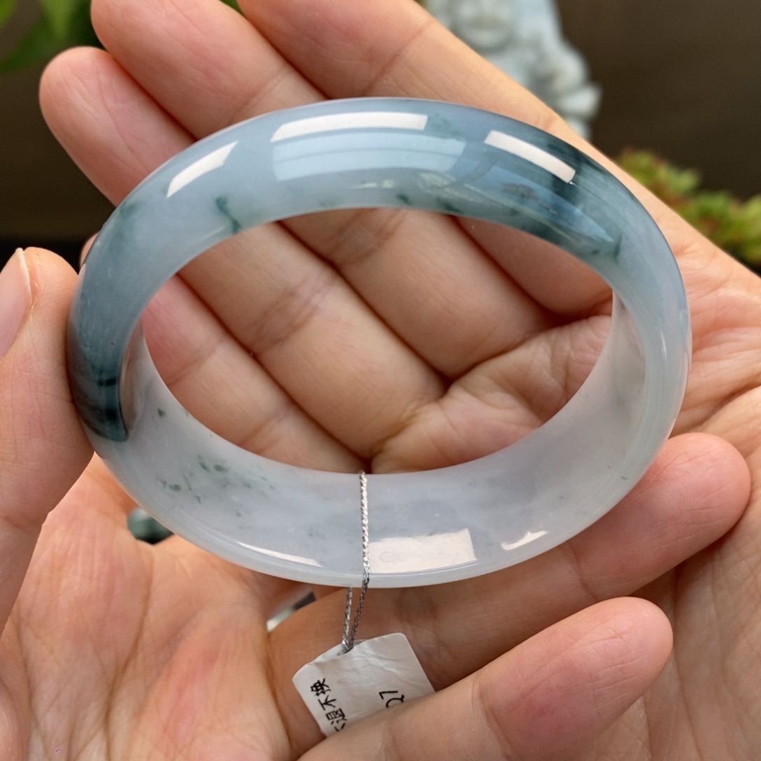 翡翠手镯未镶嵌天然