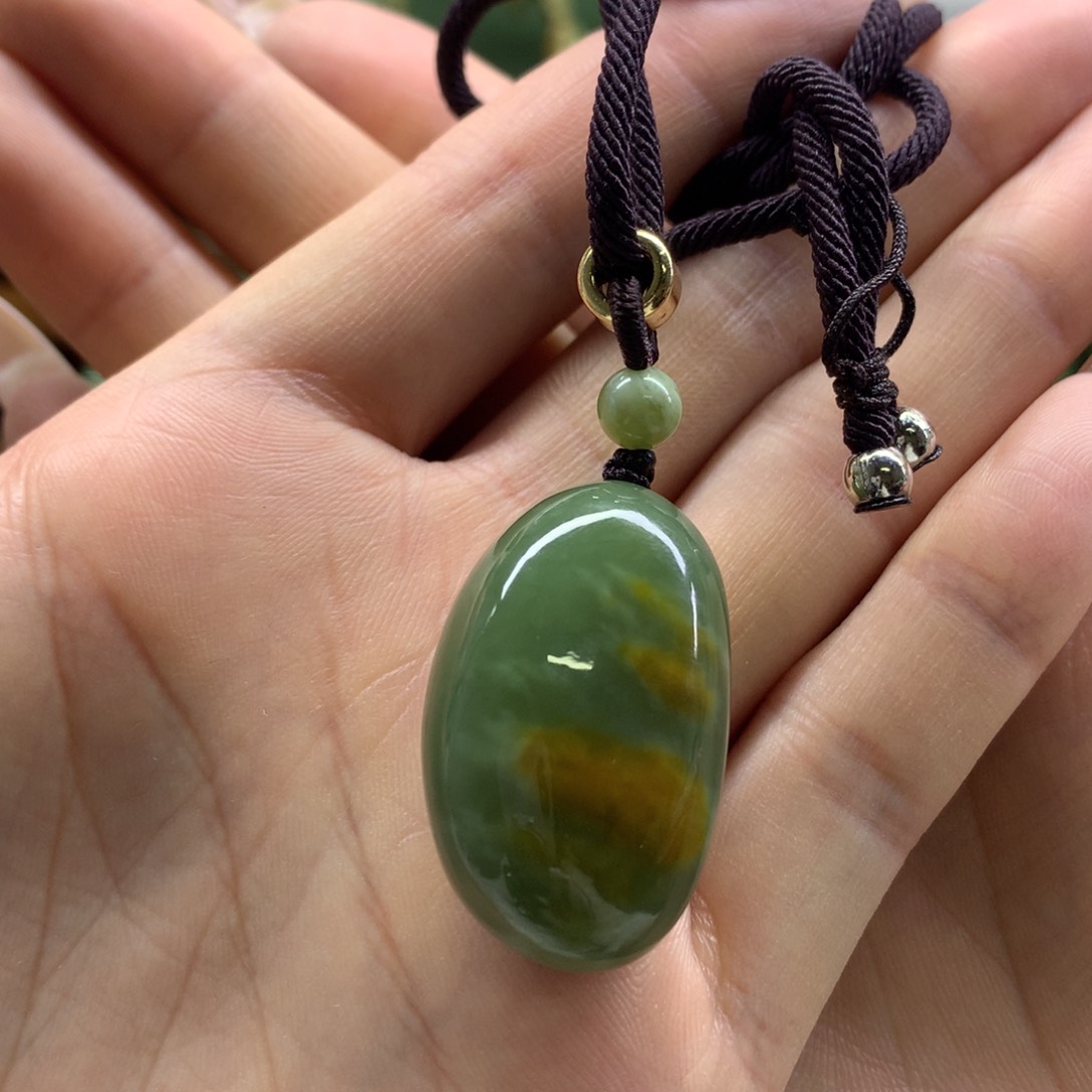 岫岩河磨玉（透闪石质玉）颈饰未镶嵌…****?