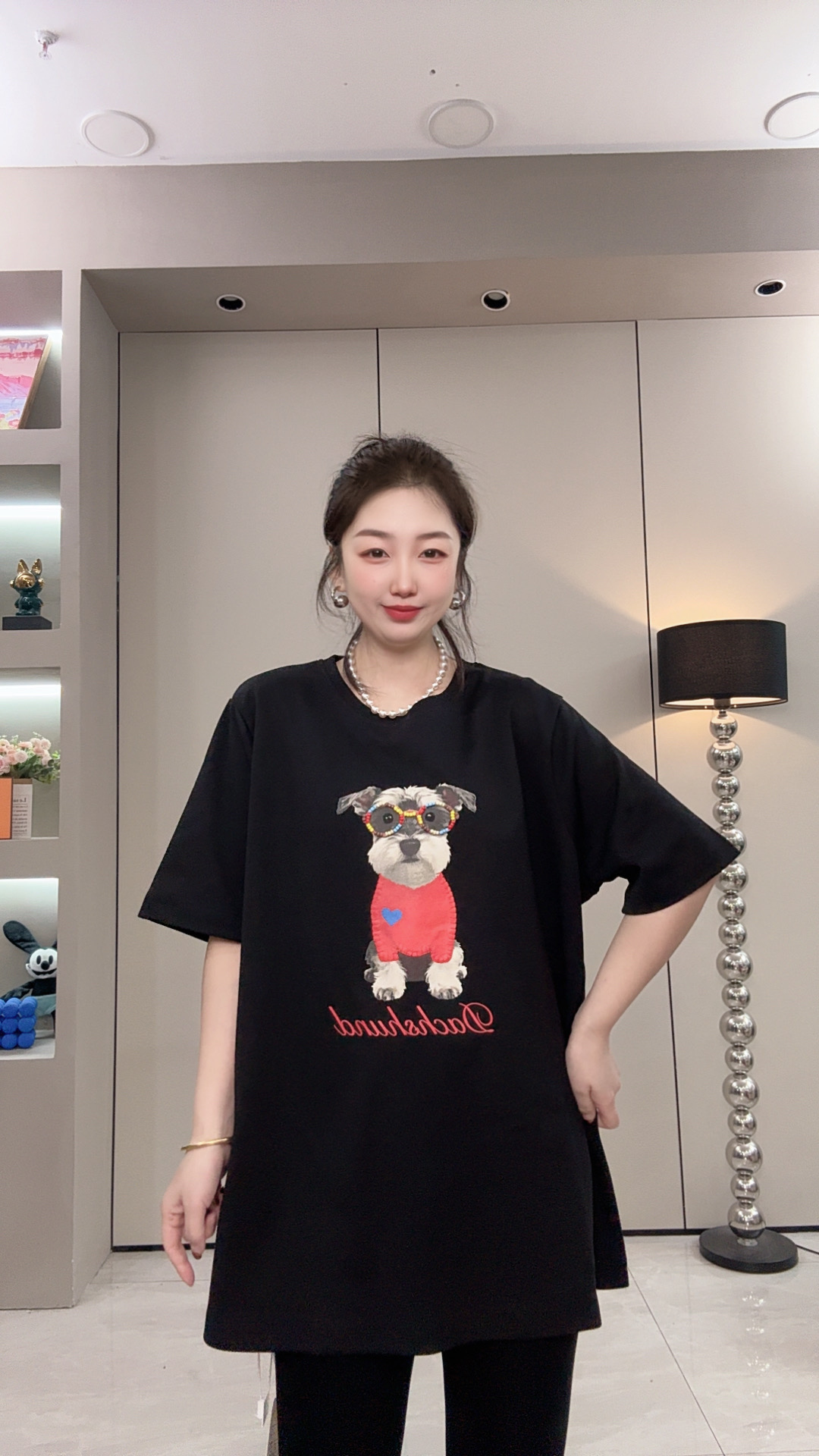 正肩大码大版女装春款短袖宽松t恤百搭半袖潮流卡通小狗雪纳瑞