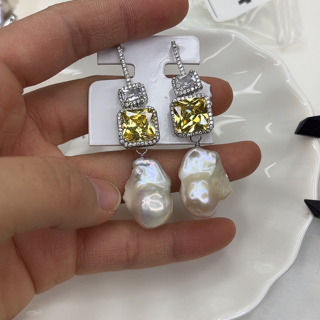 合金耳饰淡水珍珠