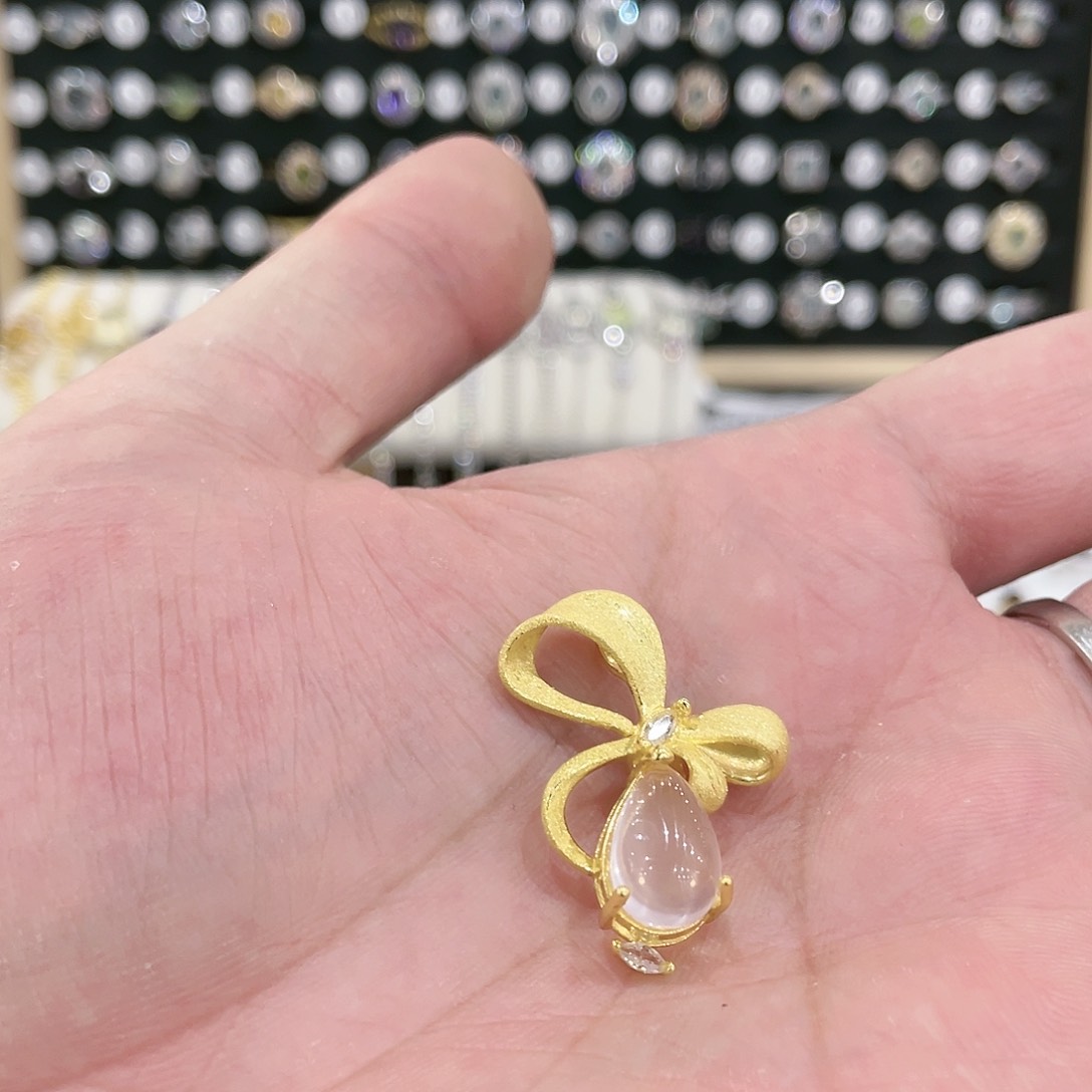 芙蓉石吊坠(不含链)银S925镀金镶嵌铃***恼